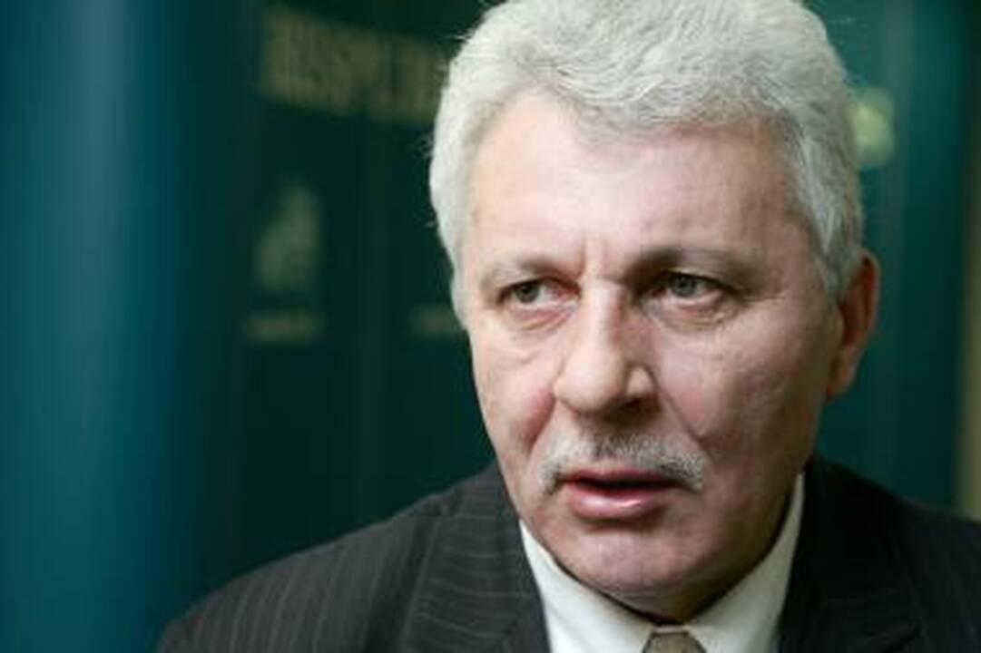 Apkaltos komisijai parūpo, ar A.Salamakinas nesiekia susidoroti su L.Karaliumi ir A.Sacharuku