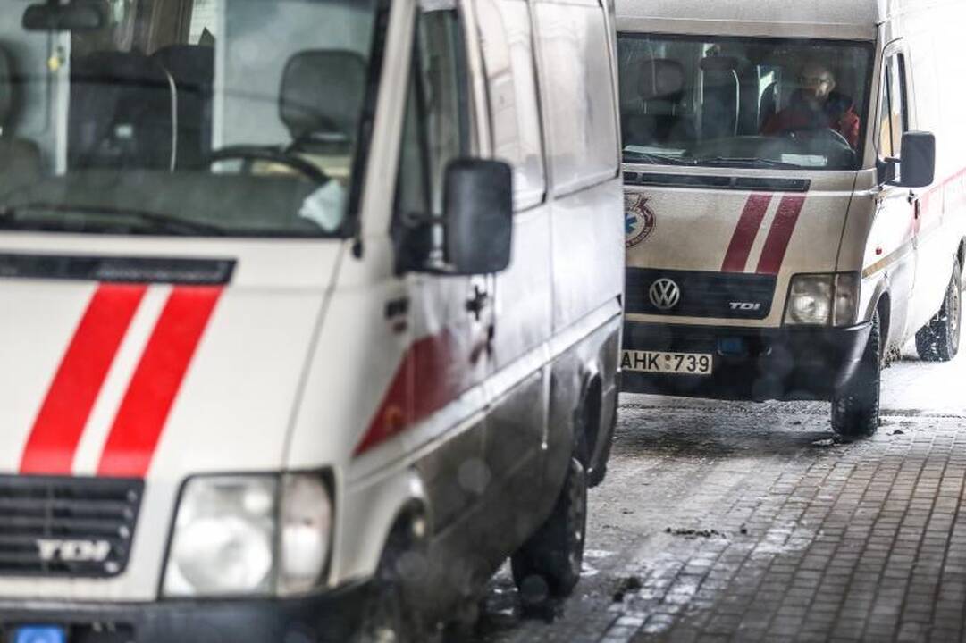 Jurbarke automobilius vežantis sunkvežimis prispaudė žmogų