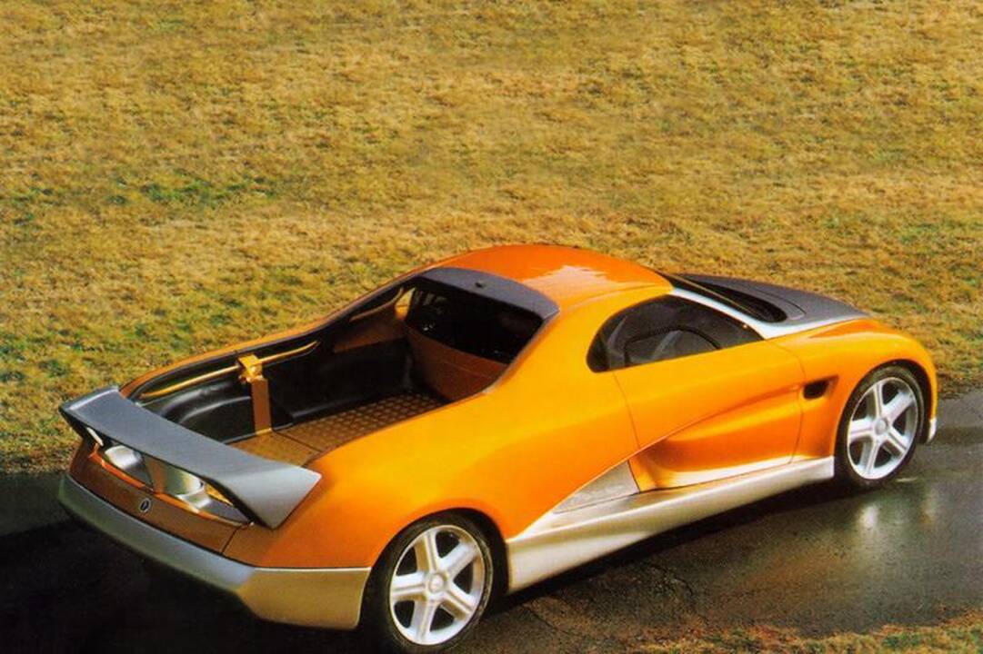 Ryškiaspalviai automobiliai atrodo kaip nesusipratimas