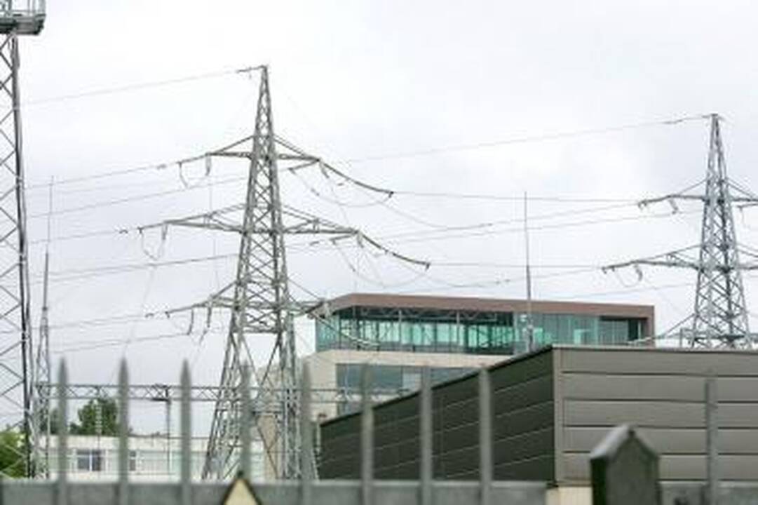 Komisija atidėjo elektros energijos kainų svarstymą