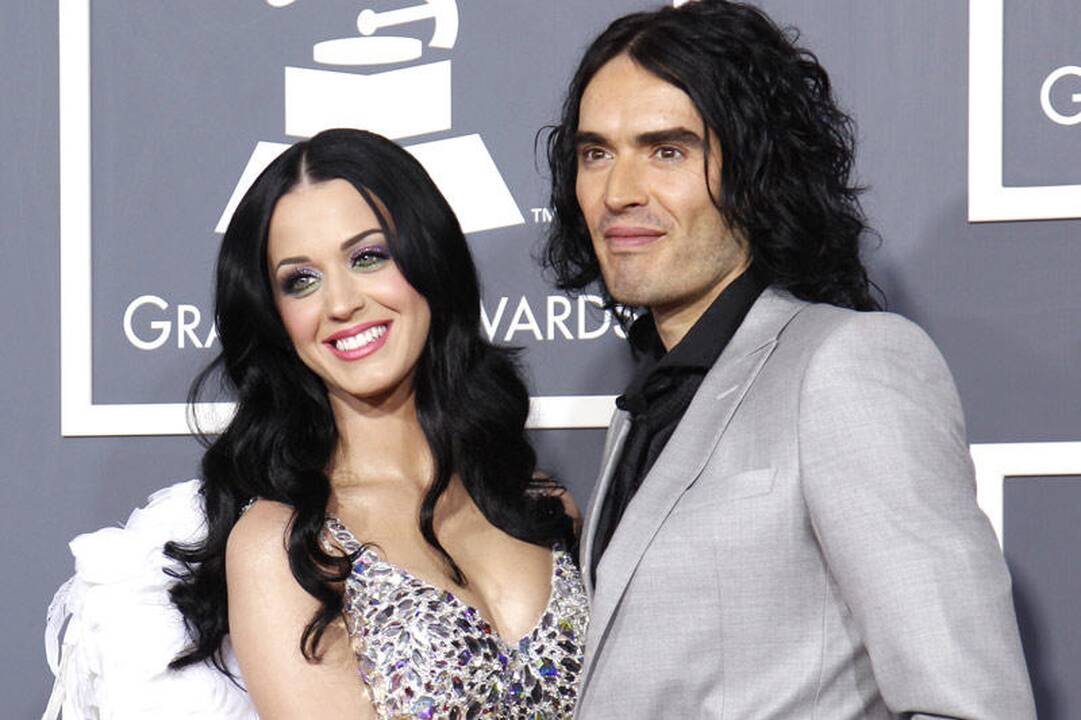 Skiriasi Katy Perry ir Russellas Brandas?