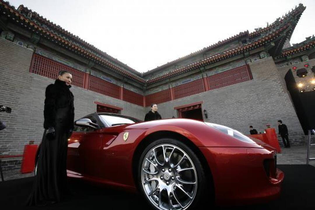 Kinas už rekordinę sumą nusipirko keramikinį “Ferrari”