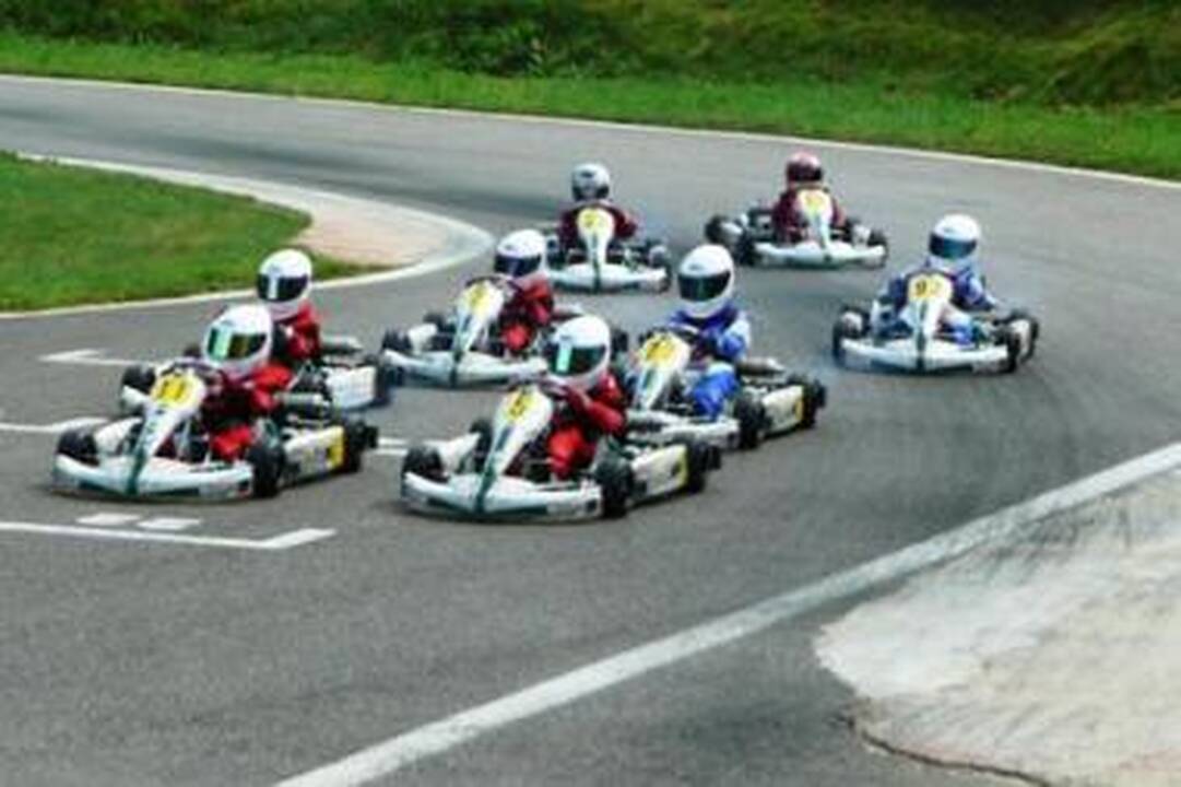 Įvyko pirmosios BMW Formulės Mini lenktynės