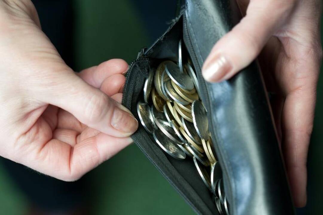 Lietuvoje algos mažiausios iš trijų Baltijos šalių