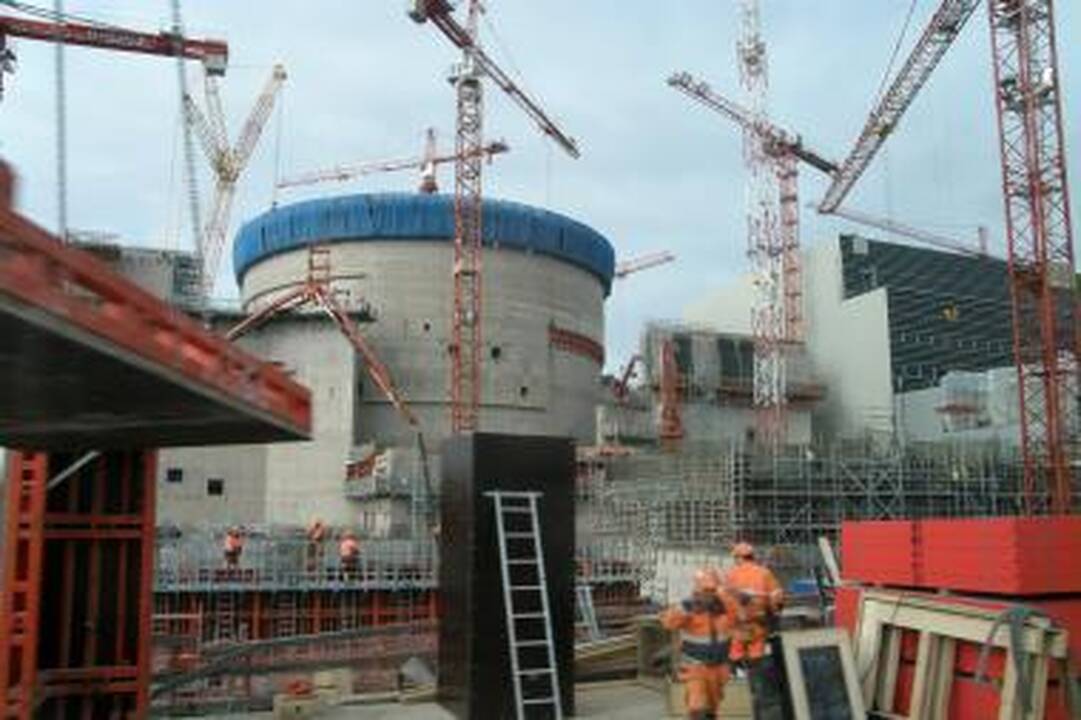 Rusija ir Baltarusija pasirašė susitarimą dėl atominės jėgainės statybos