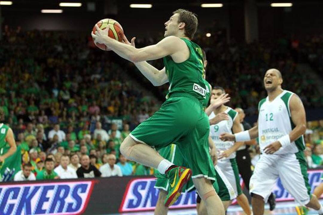 Lietuvos komanda be vargo įveikė portugalus. 98:69
