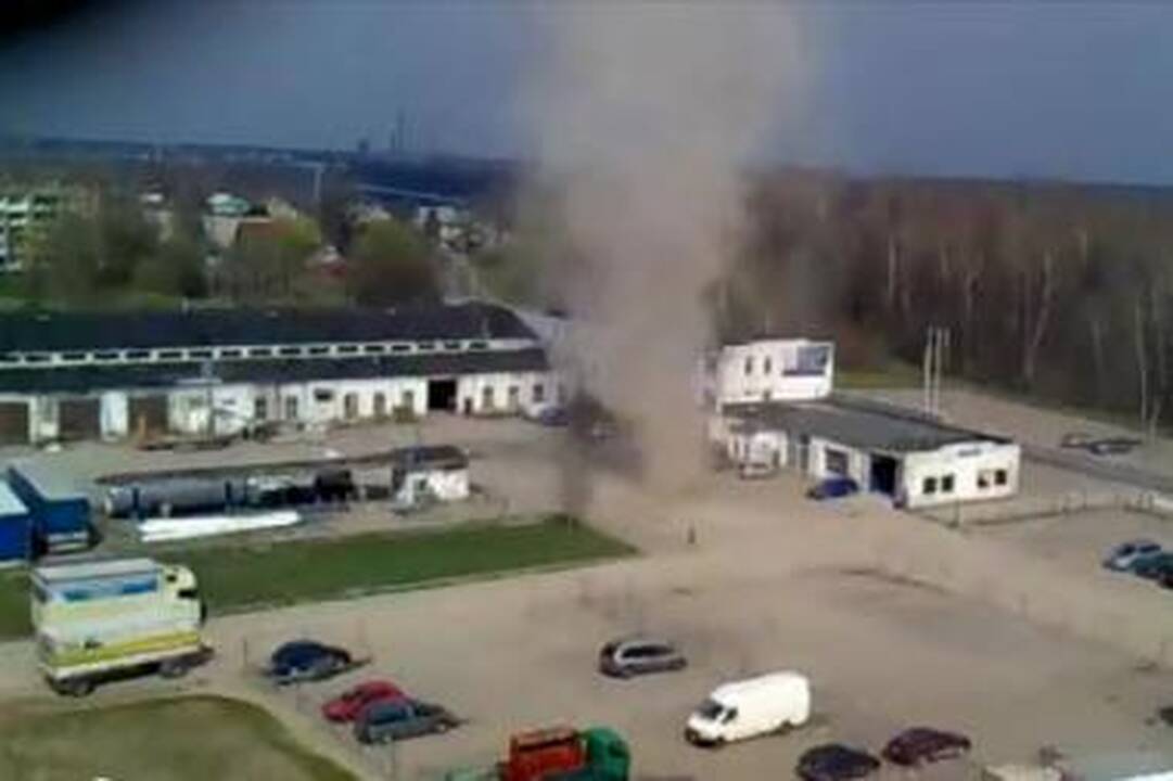 Kaune užfiksuotas smėlio viesulas