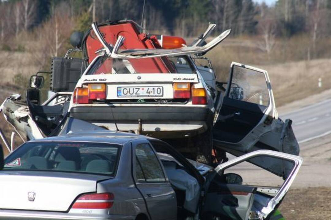 Savaitė keliuose: 1 žuvęs, 73 sužeisti