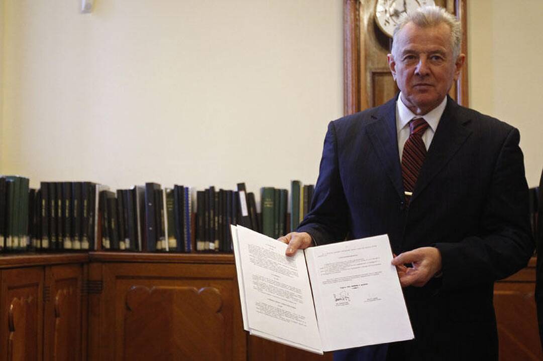 Vengrijos universitetas atims iš prezidento daktaro laipsnį