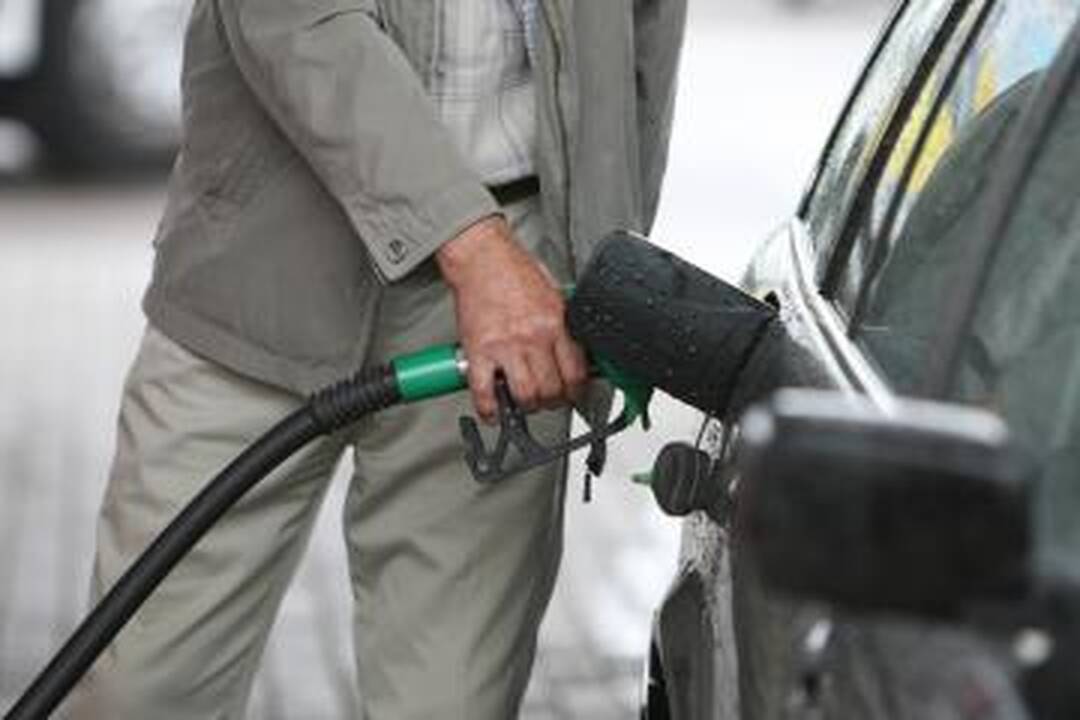 Estijoje ir Latvijoje benzinas pigesnis