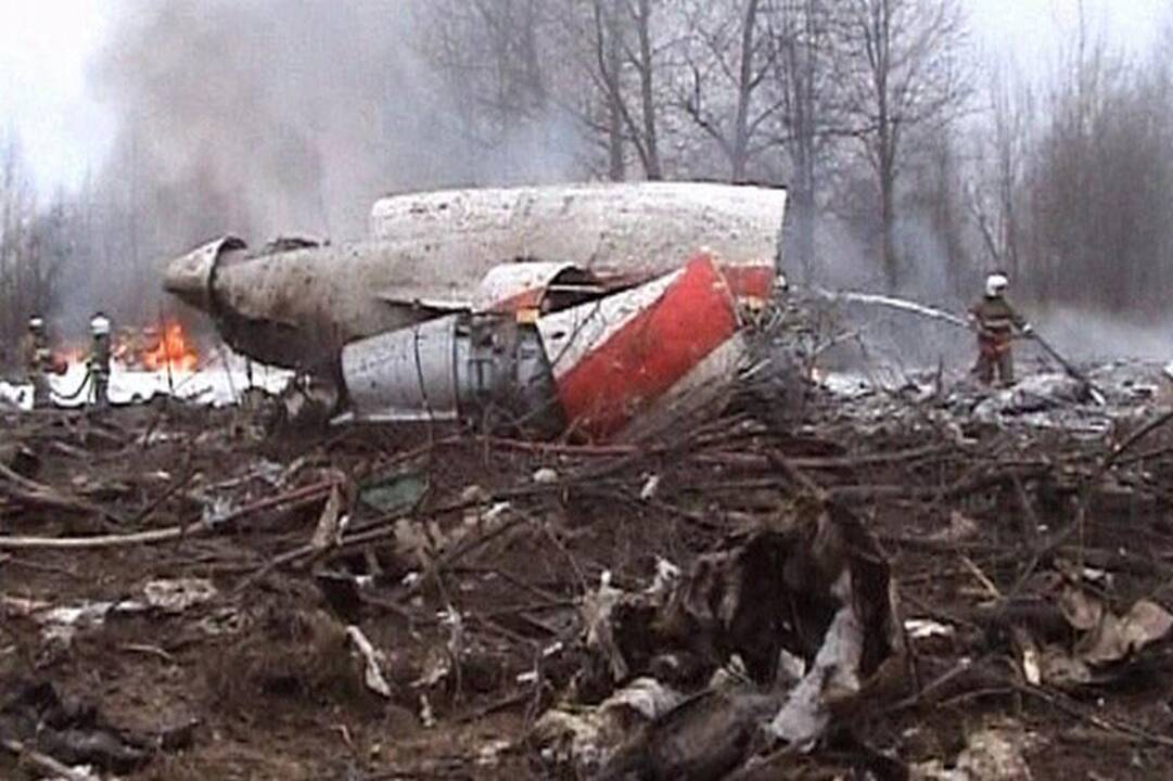 TAK: L.Kaczynskio lėktuvo įgula norėjo būtinai nutūpti aerodrome Smolenske