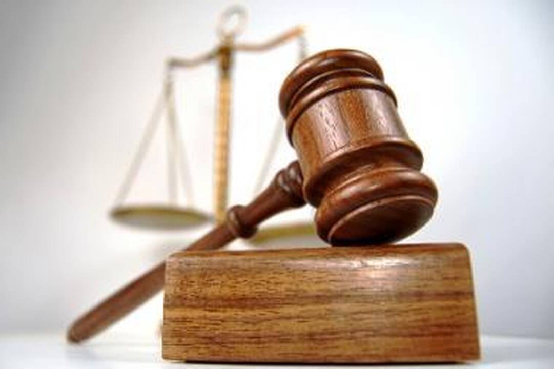 Buvęs Seimo narys stos prieš teismą dėl bandymo parduoti svetimą butą