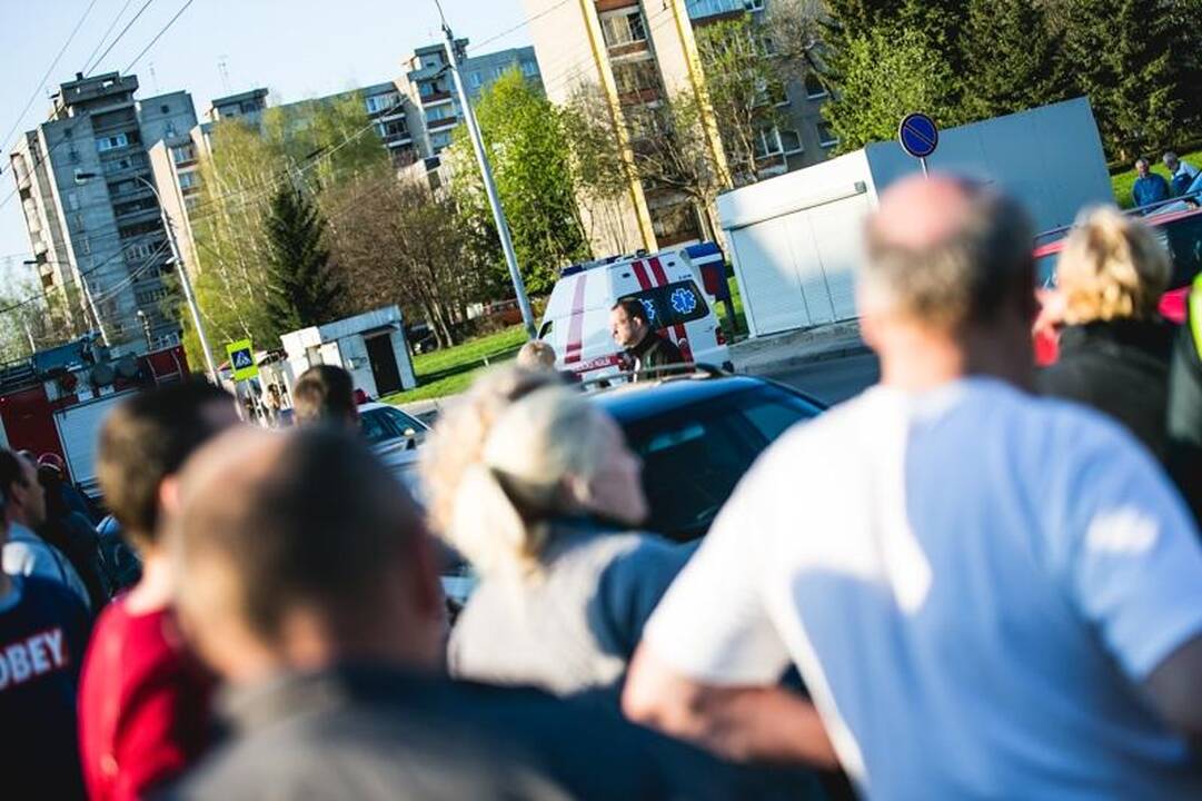 Kaune – masinė automobilių avarija (galima priežastis – alkoholis)