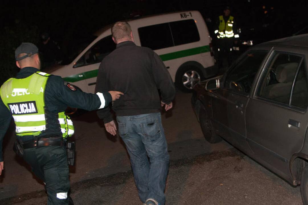 Už pastabą dėl šlapinimosi viešoje vietoje – šūvis į krūtinę