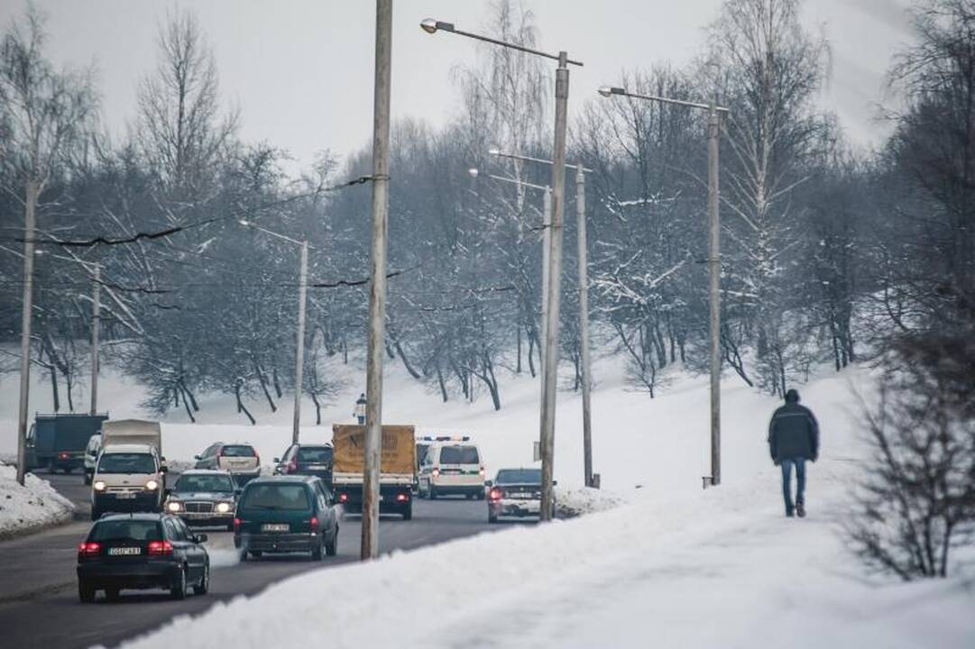 Pietiniuose ir rytiniuose rajonuose yra provėžotų kelių