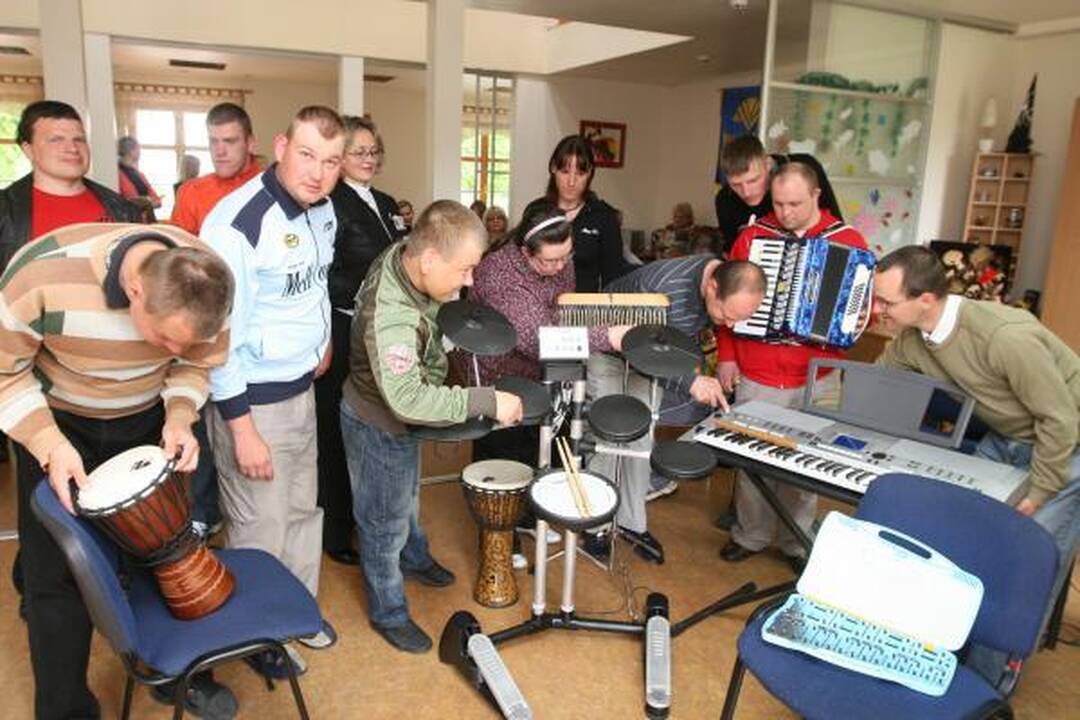 Klaipėdos choro dovanoti instrumentai pasiekė neįgaliuosius