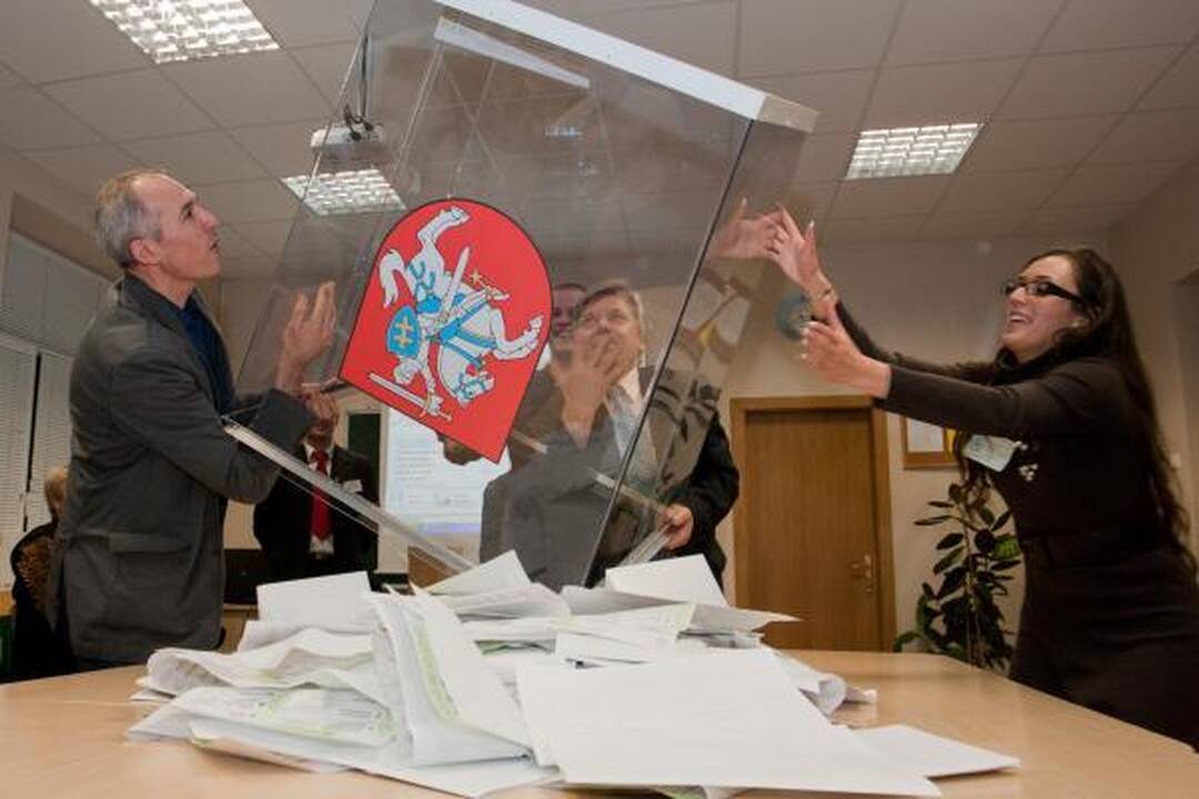 Naujosiose savivaldybių tarybose - vyresni politikai ir daugiau moterų