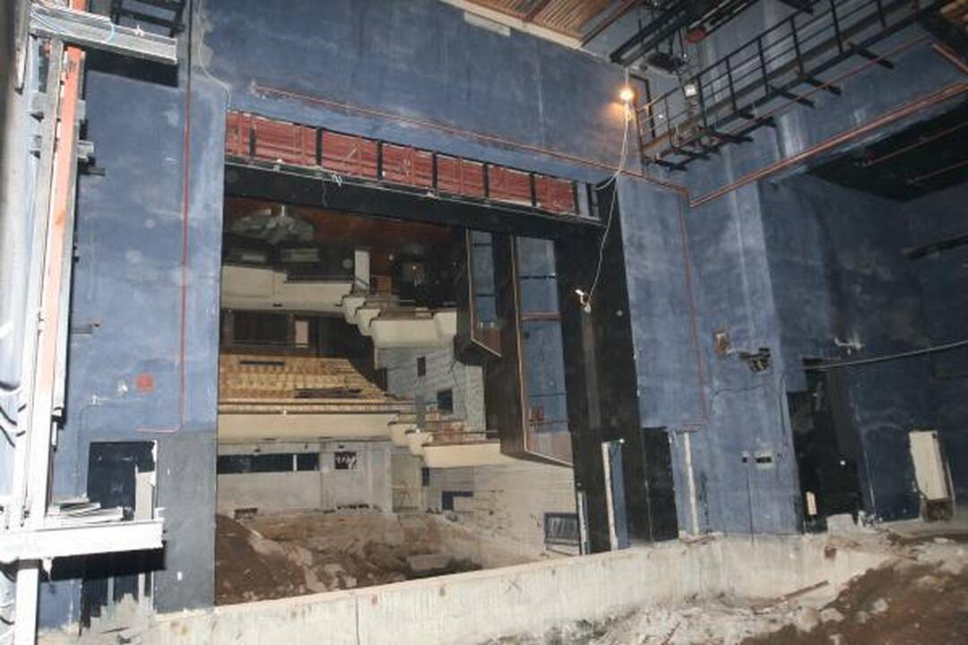 Pradėti Klaipėdos dramos teatro griovimo darbai