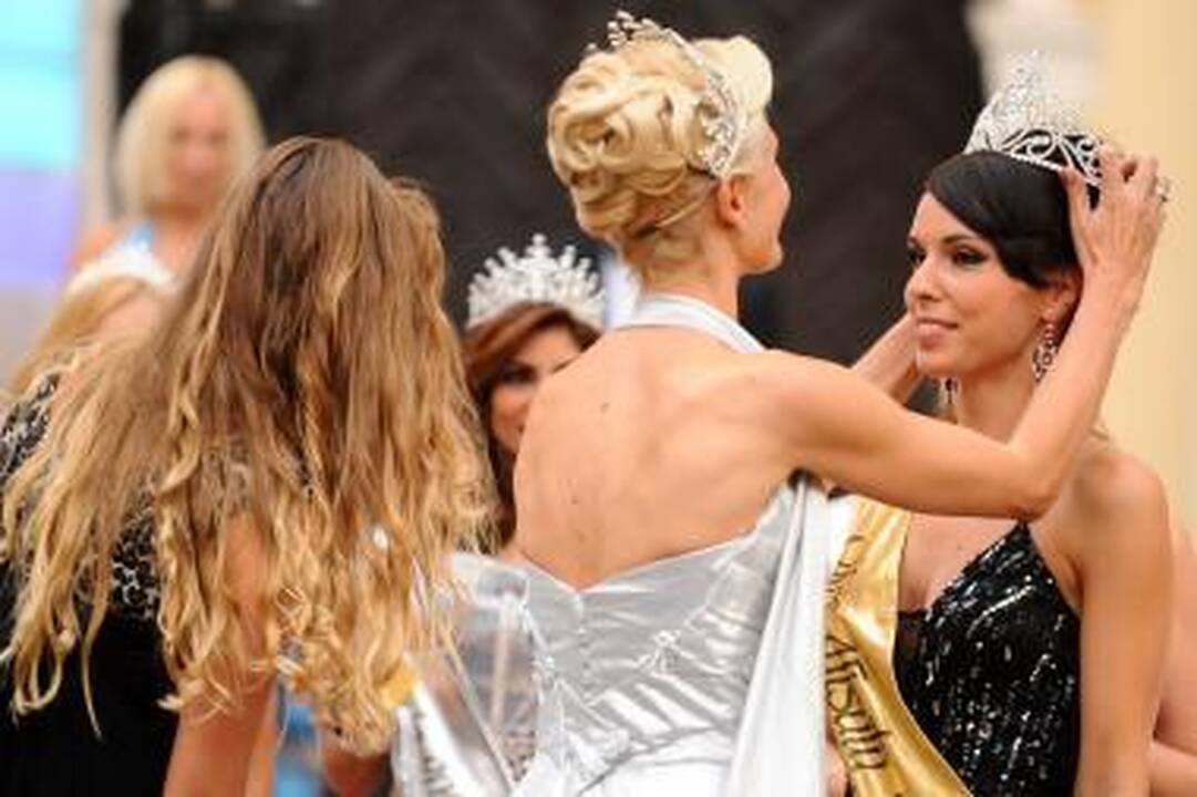 Lietuvos vyriausybė rėmė neteisėtą konkursą "Misis Visata"? (papildyta)