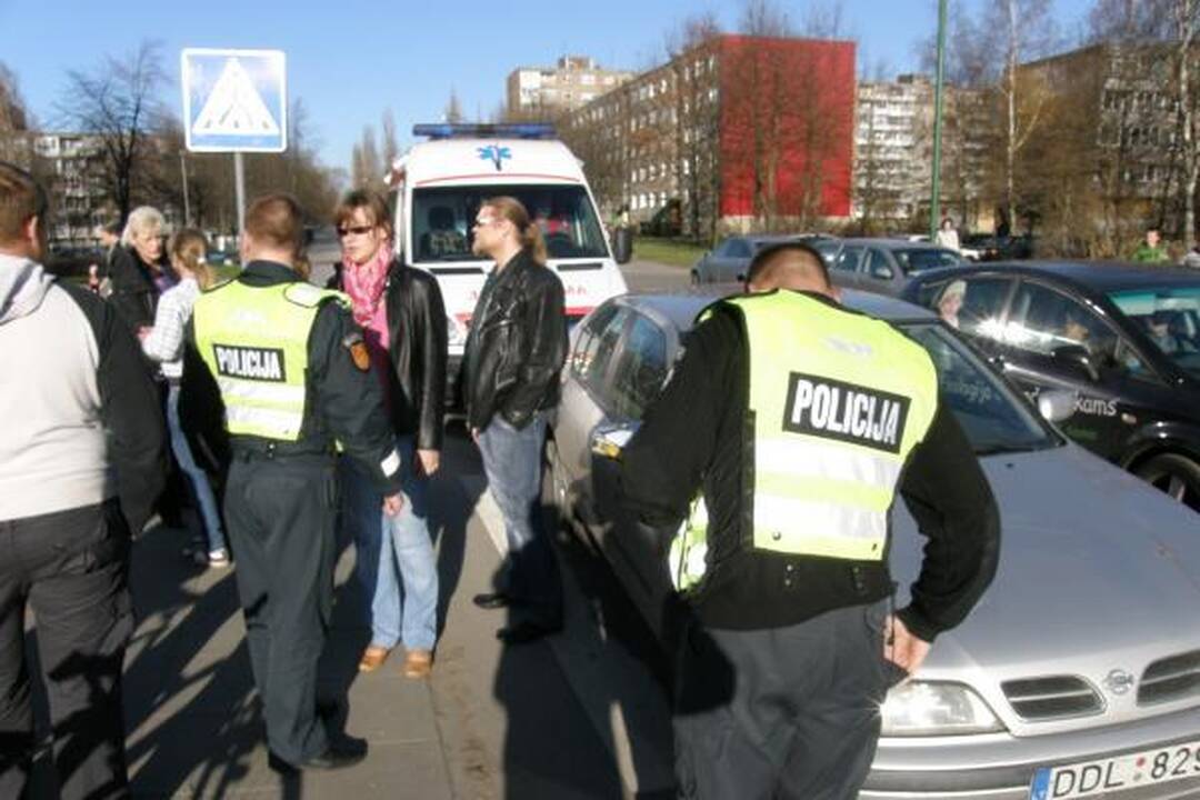 Savaitė keliuose: 1 žuvęs, 74 sužeisti