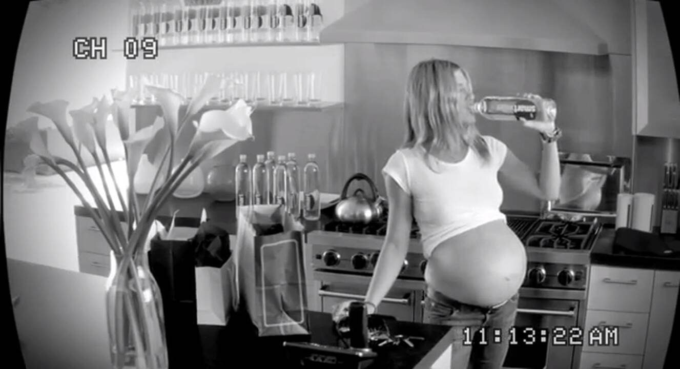 Vaizdai iš J. Aniston namų - šokiruojančiame vaizdo įraše