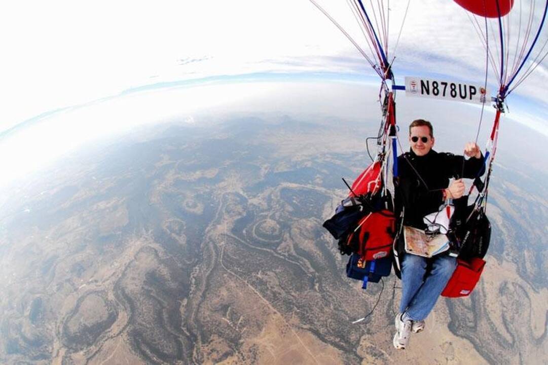 Amerikietis Alpes perskrido helio balionų puokšte (foto)