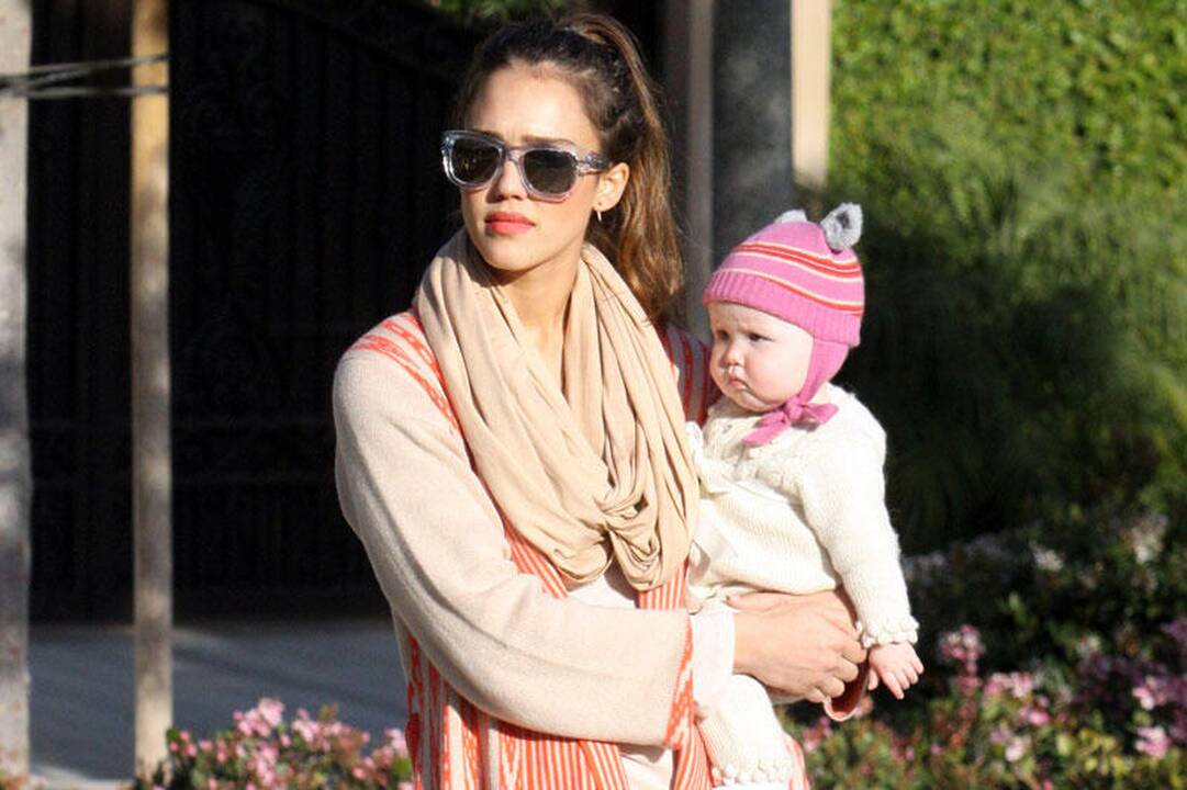 Aktorė Jessica Alba leidžia sveiko gyvenimo būdo patarimų knygą