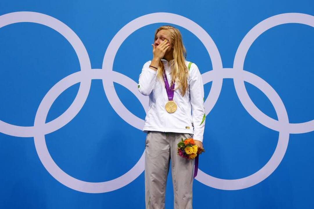 Plaukikė R.Meilutytė neatsigina nuo pasiūlymų viską reklamuoti   