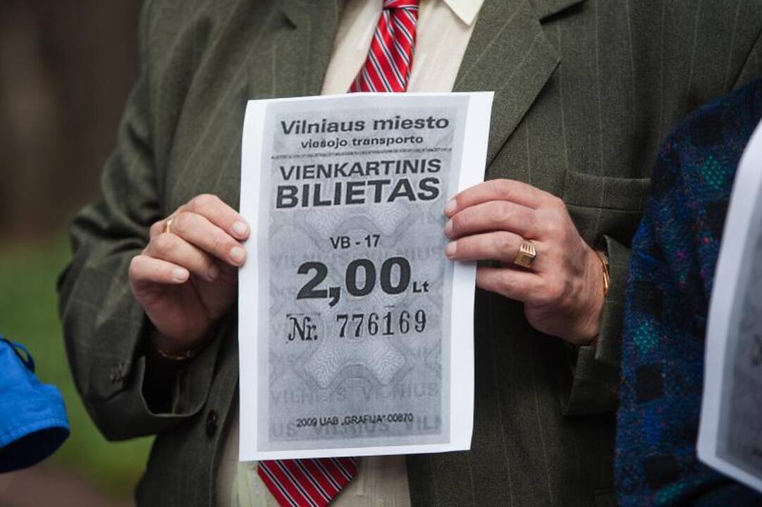 Vilniuje iki liepos pratęstas popierinių transporto bilietų gyvenimas 