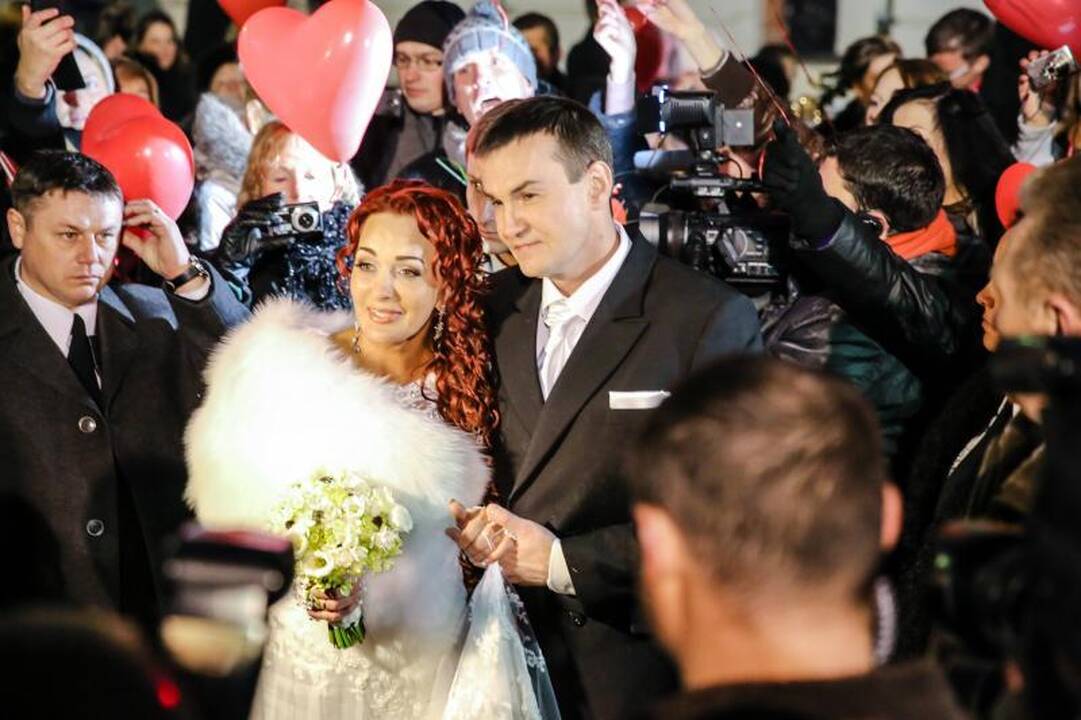 Ištekėjusiai Dž. Butkutei palinkėjo susilaukti 12 vaikų