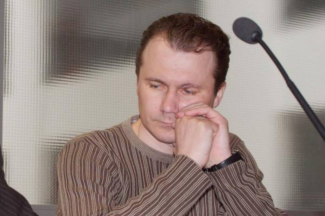 Notaras neigia girtas vairavęs automobilį