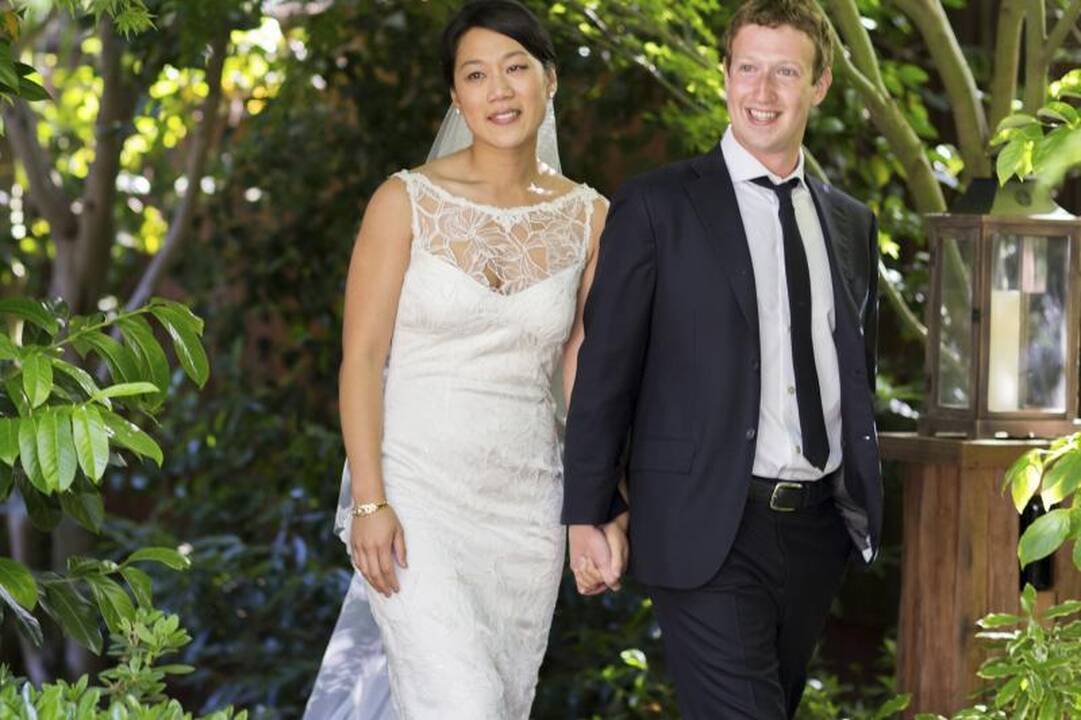 „Facebook“ vadovas Markas Zuckerbergas susituokė 