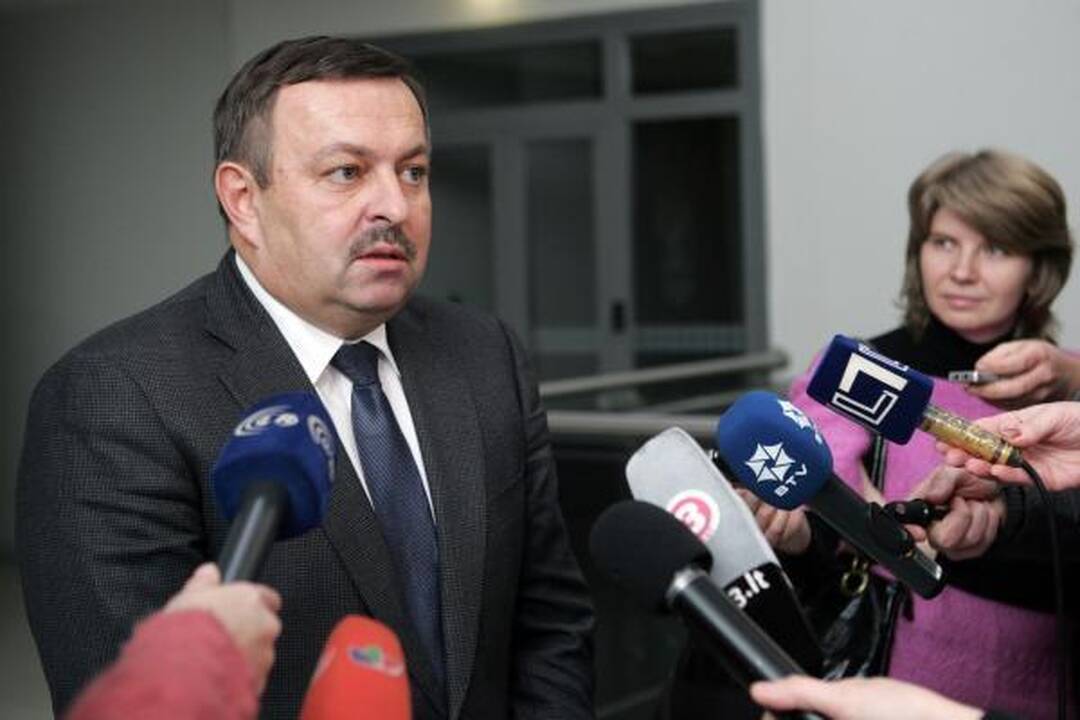 Atsistatydinti V.Navicką ragina 37 savivaldybės tarybos nariai iš 51