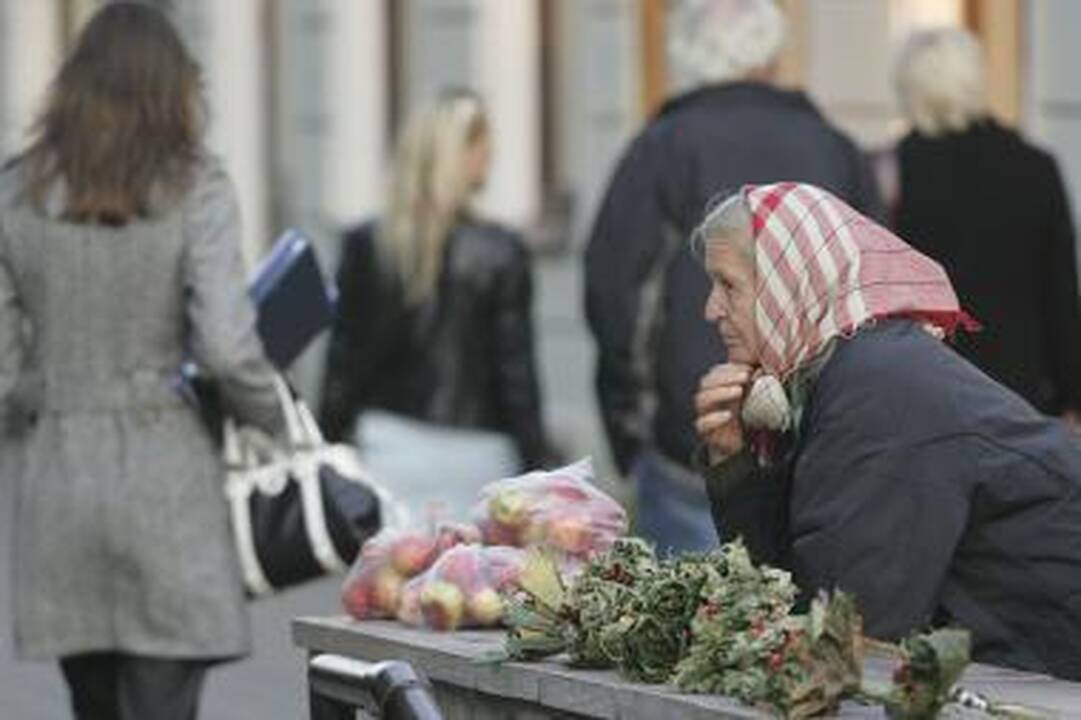 Siūloma ateityje kompensuoti pensijas dirbantiems pensininkams