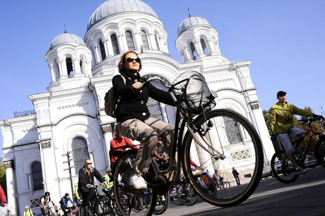 Sekmadienį Kaune dviratininkai rinkosi į paradą