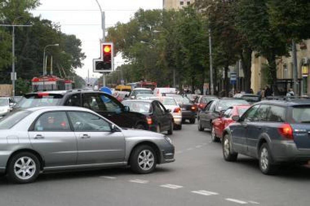 Apklausa: vilniečiai didžiausia problema įvardija susisiekimą
