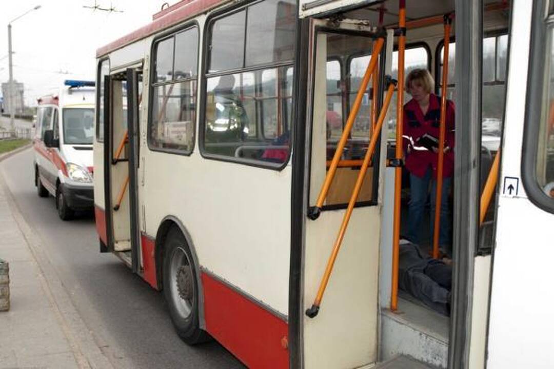 Ekspertas: Vilniaus valdžia turi įrodyti, kad vaizdo kameros viešajame transporte būtinos