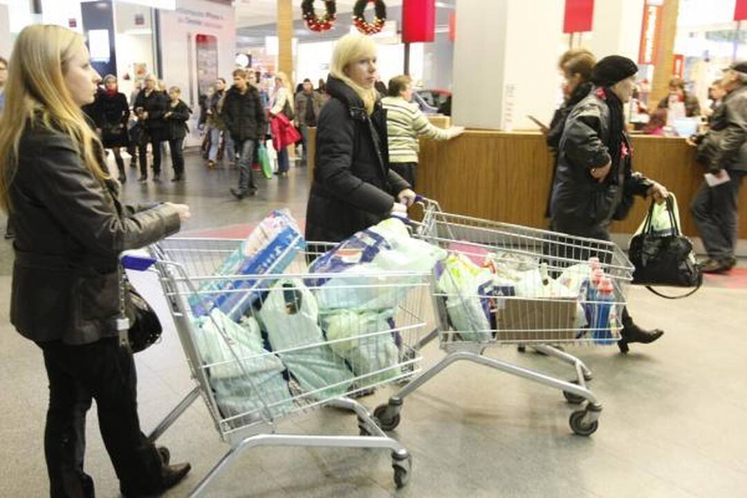 "Jamam": klaipėdiečiai "Akropolio" parduotuvėse tuštino lentynas