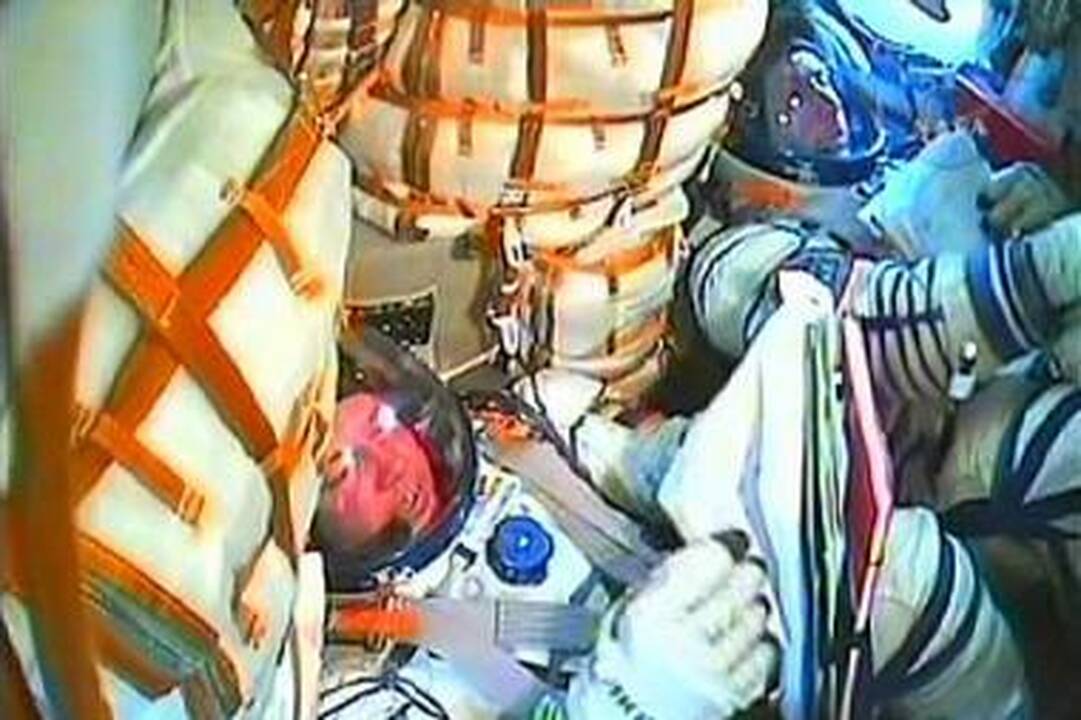 Kosminis laivas "Sojuz" su trimis kosmonautais nutūpė Kazachstane