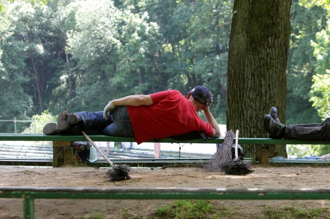 Rotušės aikštėje įsikūrė auksakaliai, puodžiai ir audėjos
