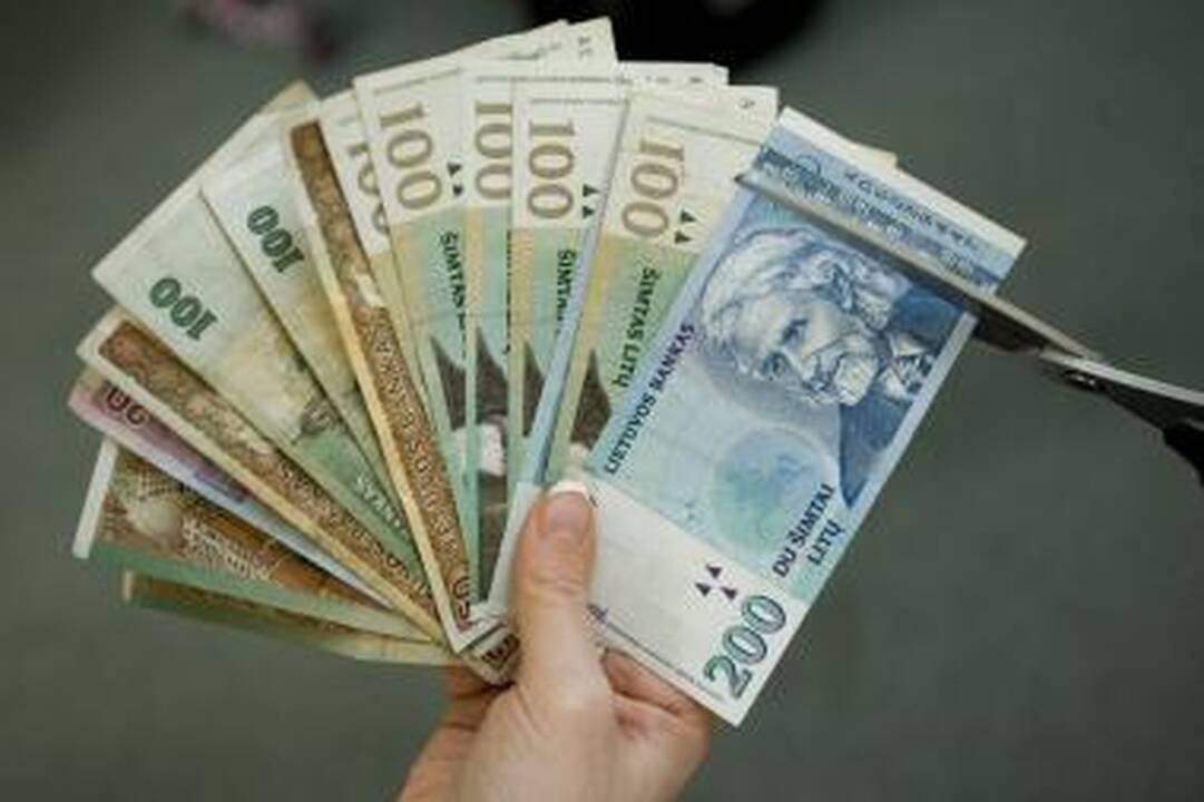 Pareiginės algos bazinis dydis sumažintas iki 450 litų 
