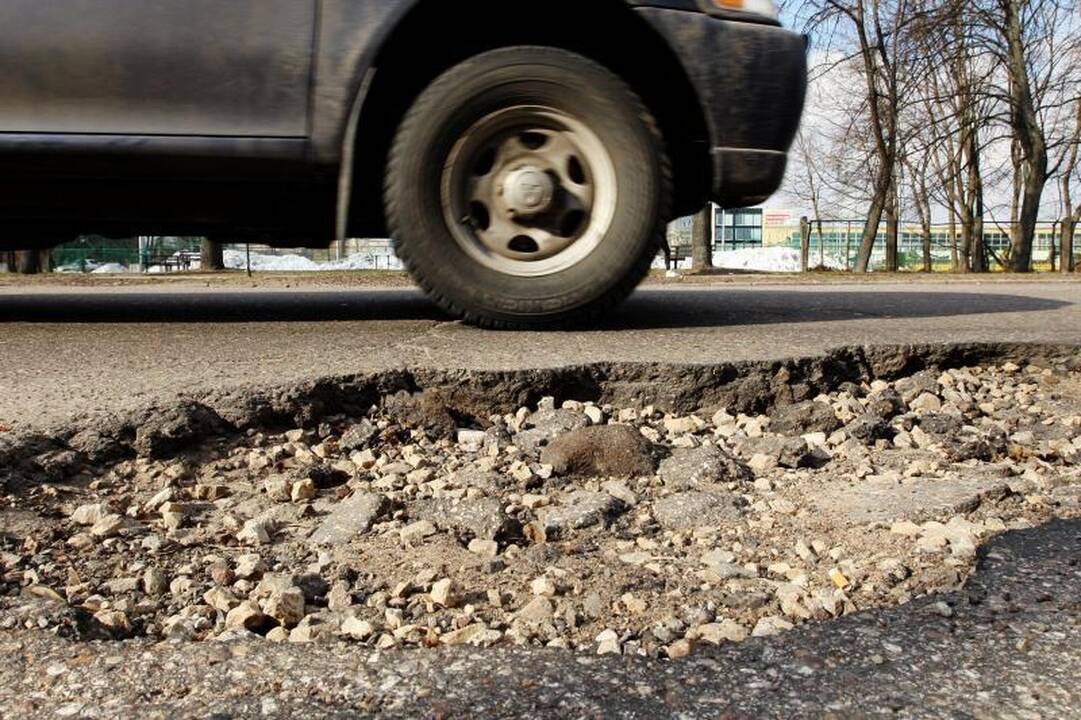 Draudikai: automobiliai labiausiai nukenčia Kauno gatvėse