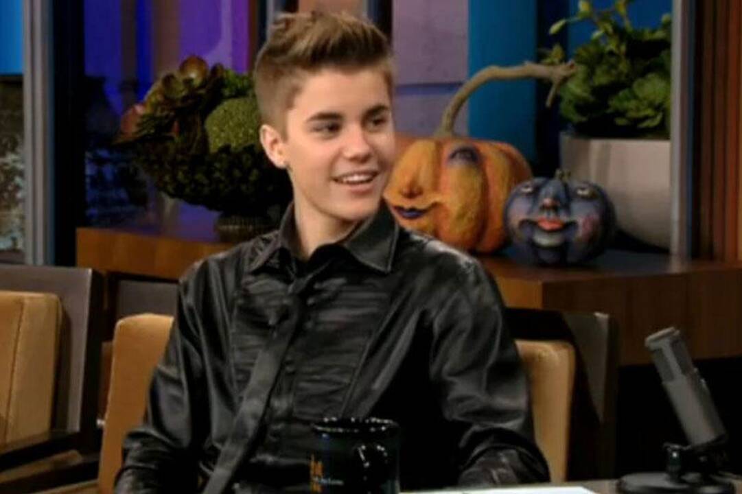 J.Bieberio gerbėja gali būti apkaltinta dainininko išprievartavimu