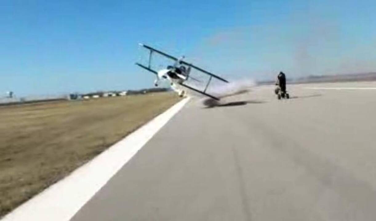 Beprotišku triuku norėjęs pasipuikuoti pilotas užsitraukė nemalonę