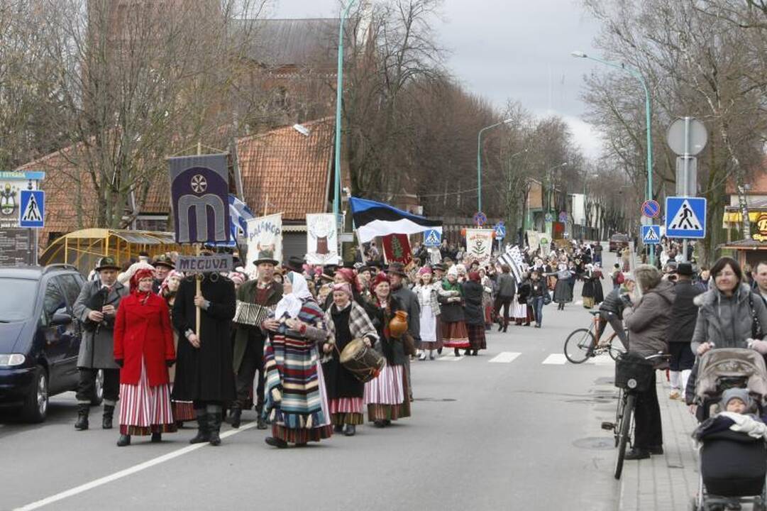 Palangoje į Jurginių linksmybes įsuko folkloro ansambliai