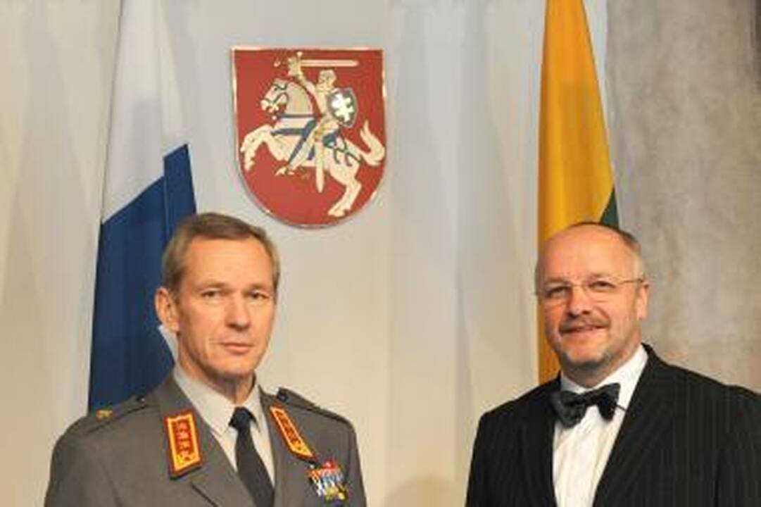 Lietuvoje lankosi įtakingas Suomijos kariškis