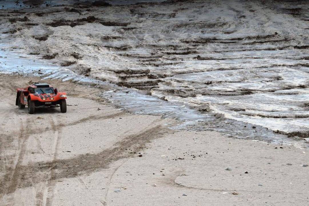Ilgiausiąjį šių metų Dakaro ralio etapą lietuvių ekipažas baigė 68-as