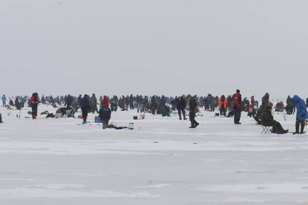 Žuvų nuo brakonierių tinklų neapsaugo net ledas 