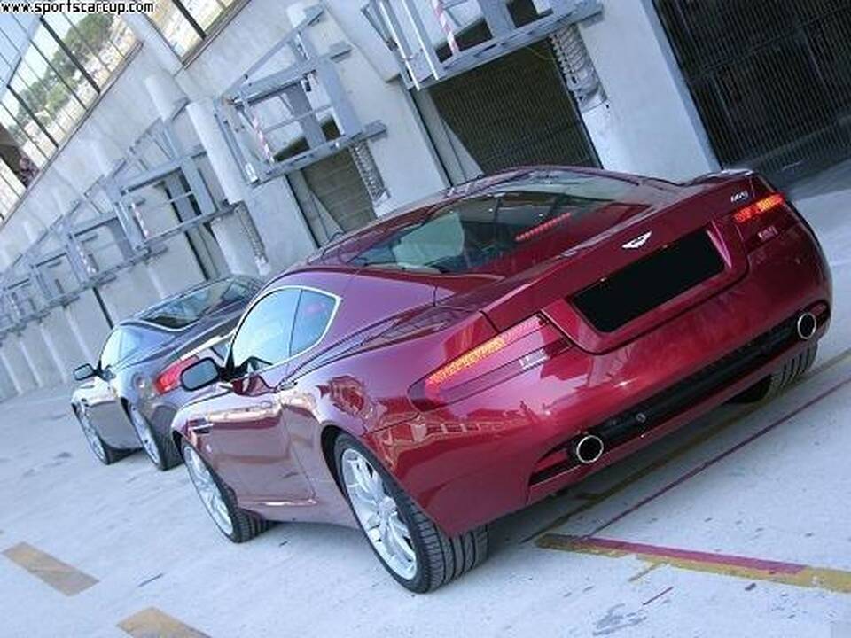 Vilniuje varžytinėse parduodamas prabangus „Aston Martin DB9“