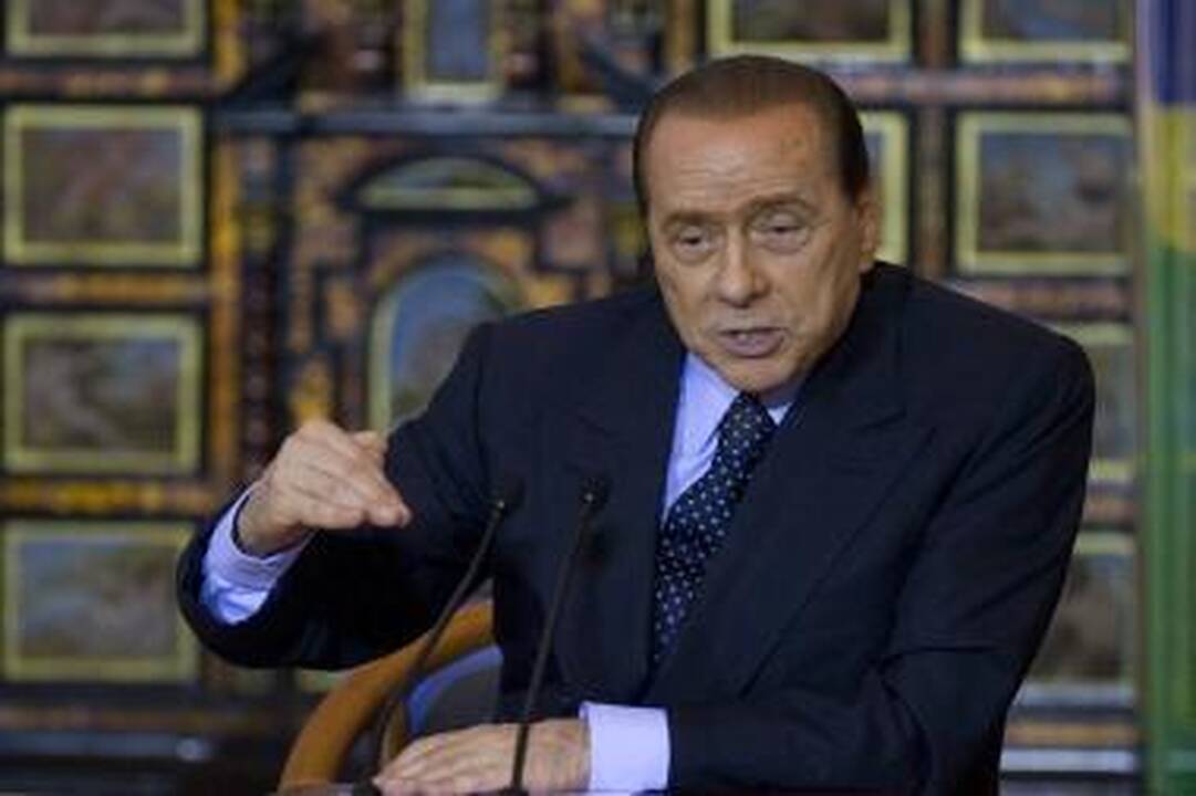 S.Berlusconi gali būti panaikinta neliečiamybė dėl teisminio persekiojimo